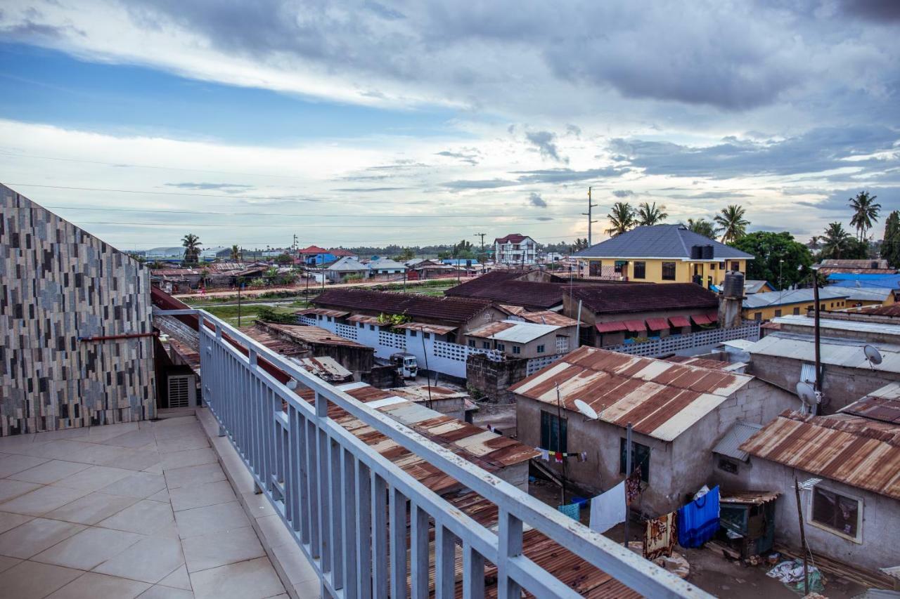 Triniti Airport Hotel Dar es Salaam Exterior photo